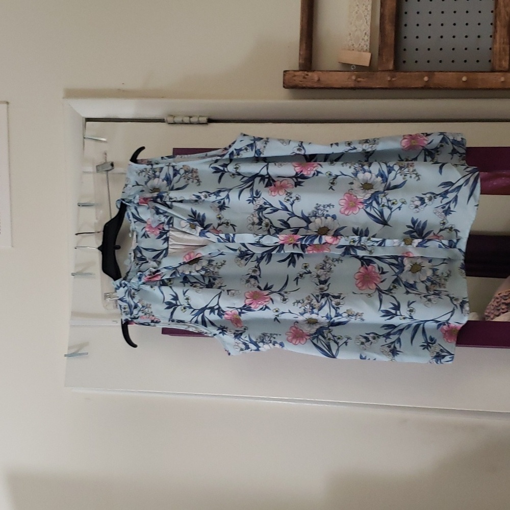 Sleeveless blouse